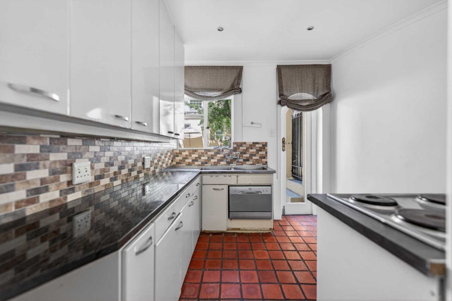 2 Bedroom Property for Sale in Green Point Western Cape